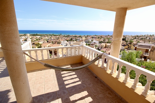 Image No.2-4 Bed Property for sale
