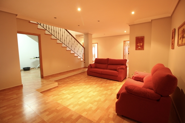Image No.24-4 Bed Property for sale