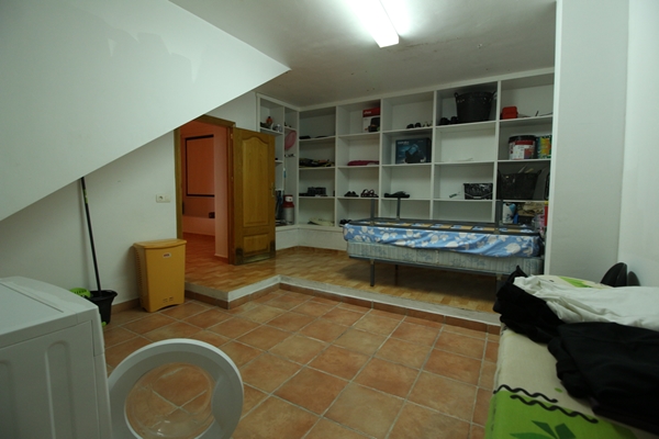 Image No.26-4 Bed Property for sale