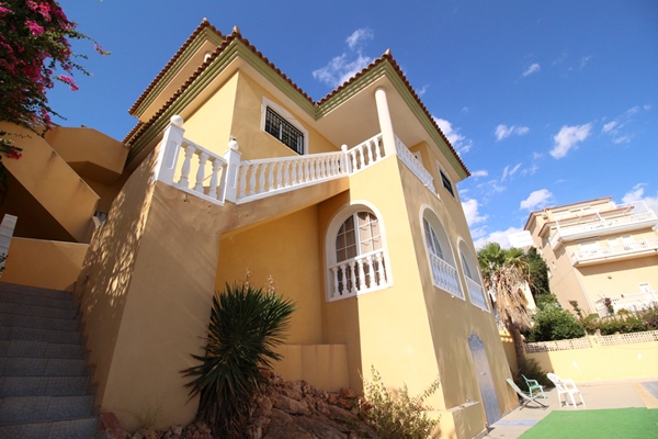 Image No.41-4 Bed Property for sale