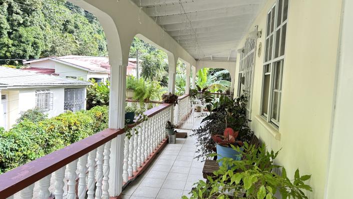 Image No.2-4 Bed House for sale