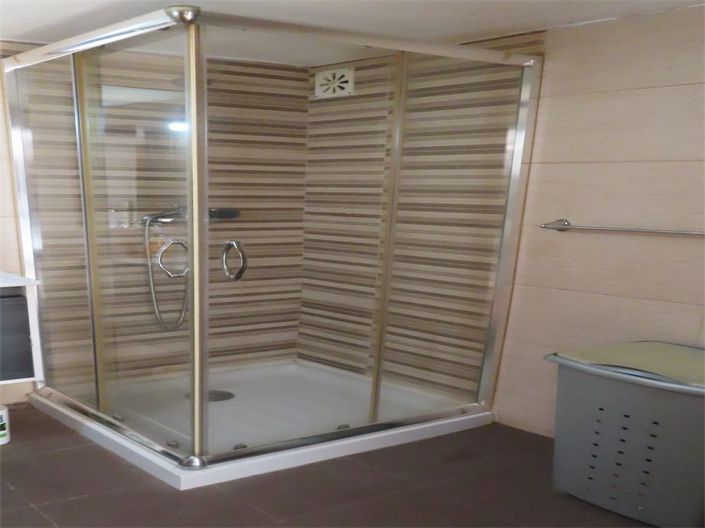 Image No.13-3 Bed Property for sale