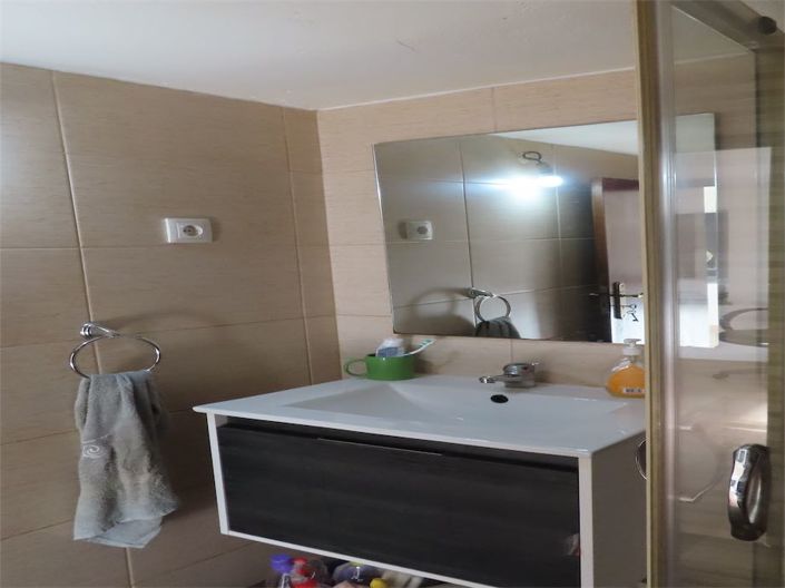 Image No.15-3 Bed Property for sale