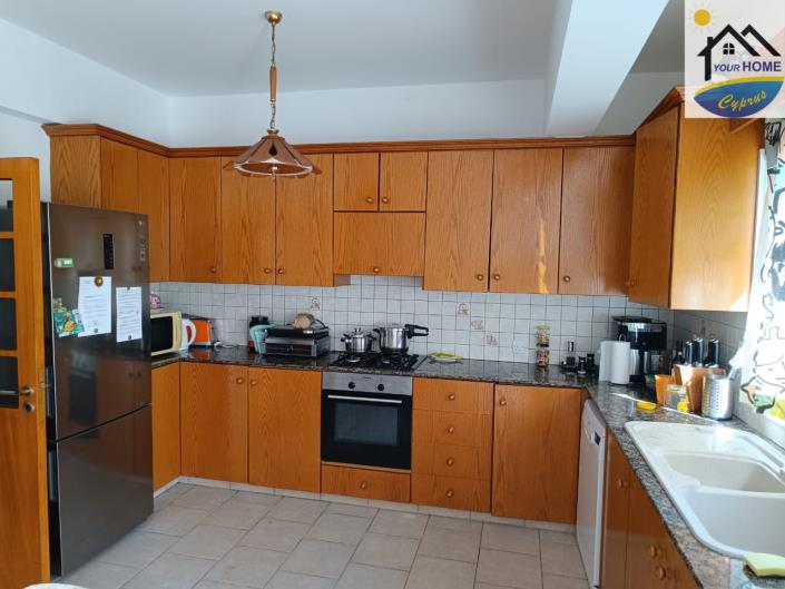 Image No.4-6 Bed House for sale