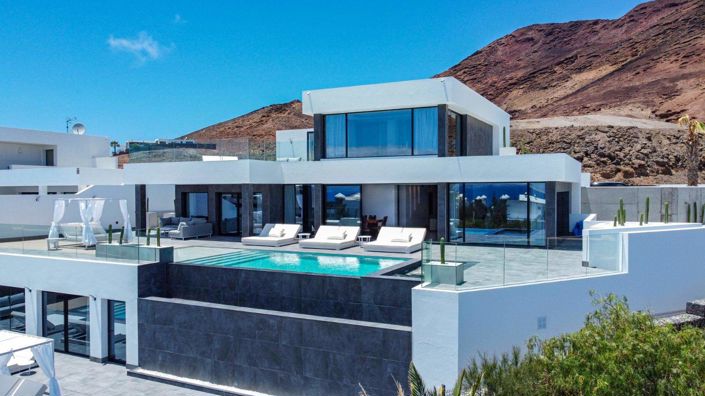 Image No.3-7 Bed Villa for sale