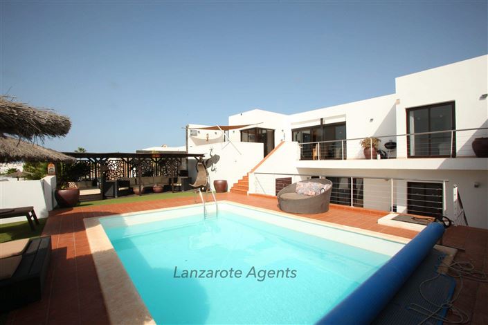 Image No.2-Villa de 4 chambres à vendre à Playa Blanca