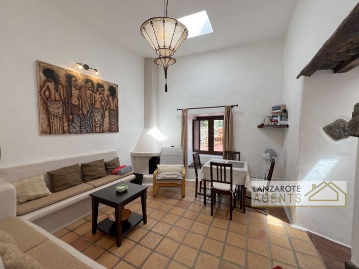 Image No.2-4 Bed Villa for sale