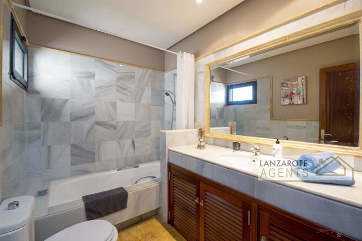 Image No.10-3 Bed Villa for sale