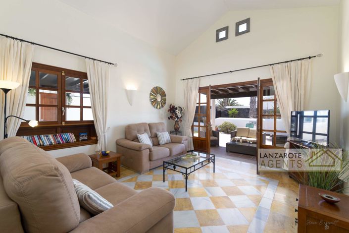 Image No.3-3 Bed Villa for sale