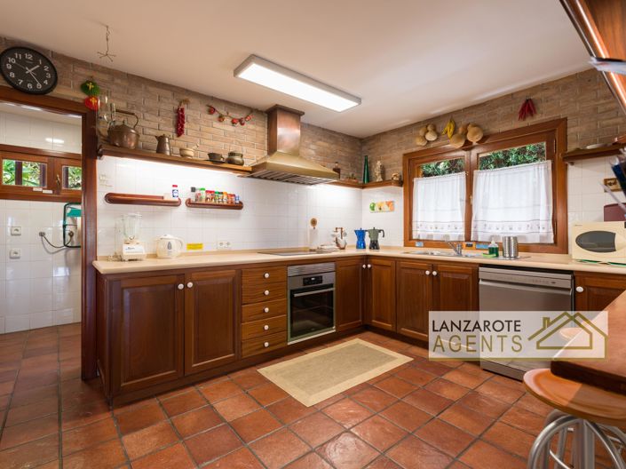 Image No.6-6 Bed Villa for sale