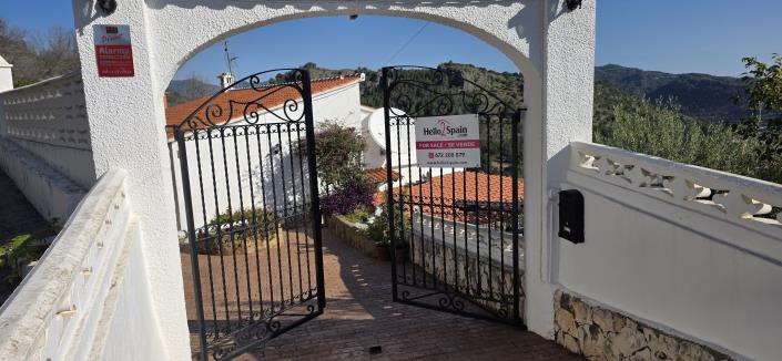 Image No.8-4 Bed Villa / Detached for sale