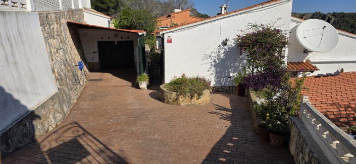 Image No.9-4 Bed Villa / Detached for sale