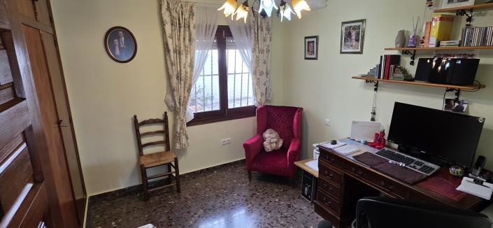 Image No.41-4 Bed Villa / Detached for sale