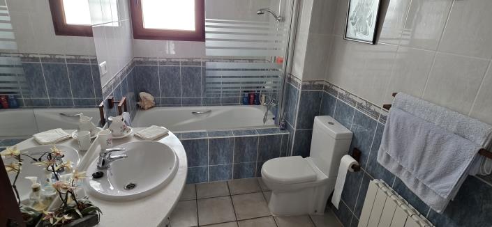 Image No.42-4 Bed Villa / Detached for sale