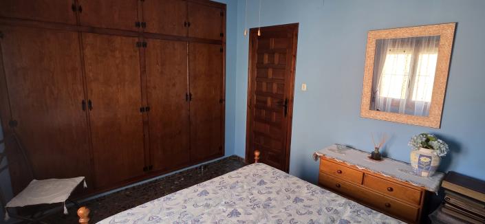 Image No.44-4 Bed Villa / Detached for sale