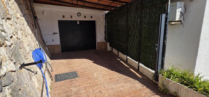 Image No.53-4 Bed Villa / Detached for sale