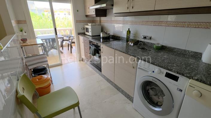 Image No.8-2 Bed Townhouse for sale