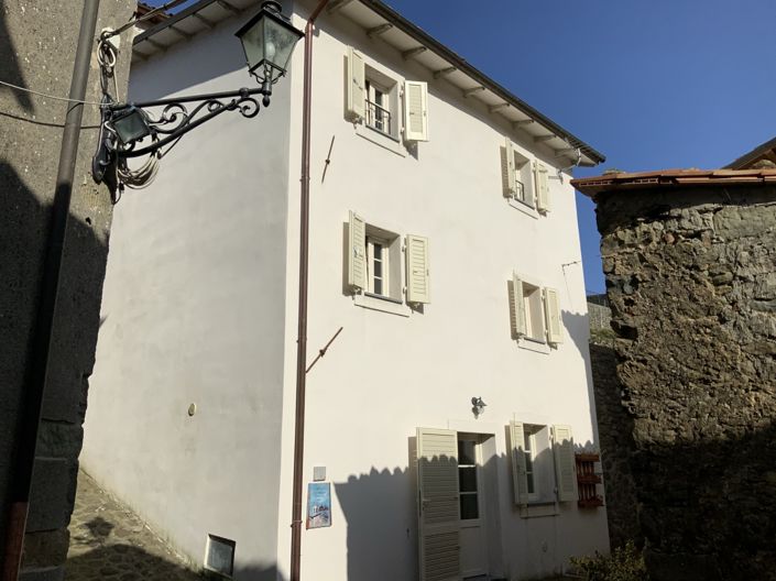 Image No.2-3 Bed Property for sale