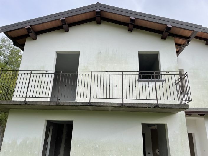 Image No.11-3 Bed Property for sale
