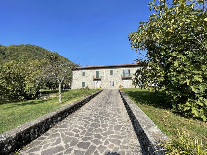 Image No.3-4 Bed Property for sale
