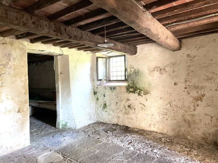 Image No.20-4 Bed Property for sale