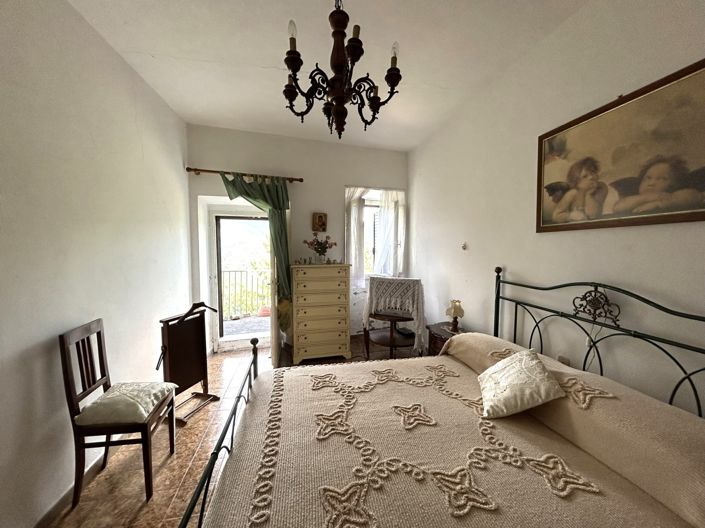 Image No.15-4 Bed Property for sale