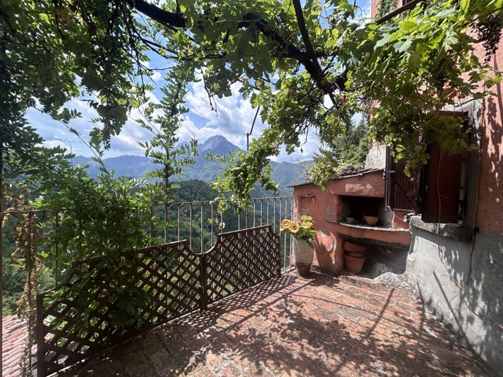 Image No.2-4 Bed Property for sale