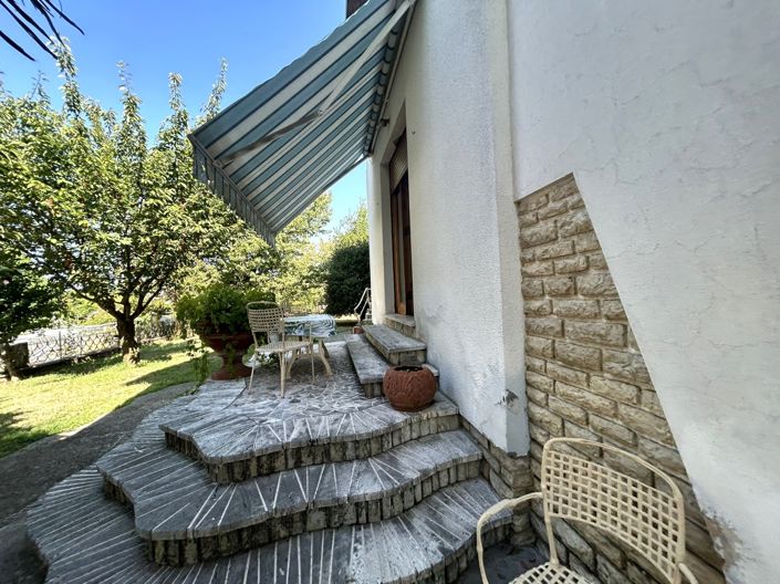 Image No.4-4 Bed Property for sale