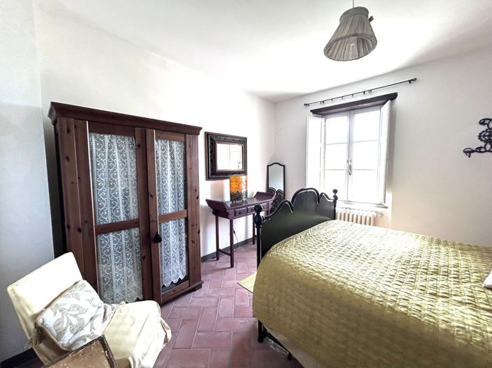 Image No.19-4 Bed House for sale