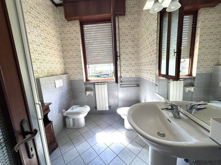 Image No.13-2 Bed Property for sale