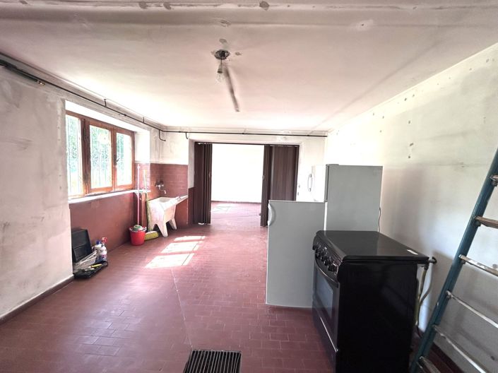 Image No.19-2 Bed Property for sale