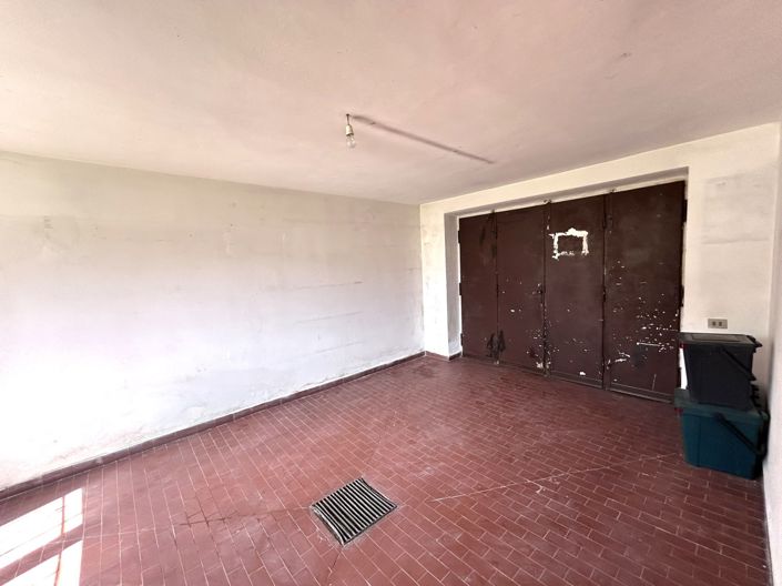 Image No.20-2 Bed Property for sale