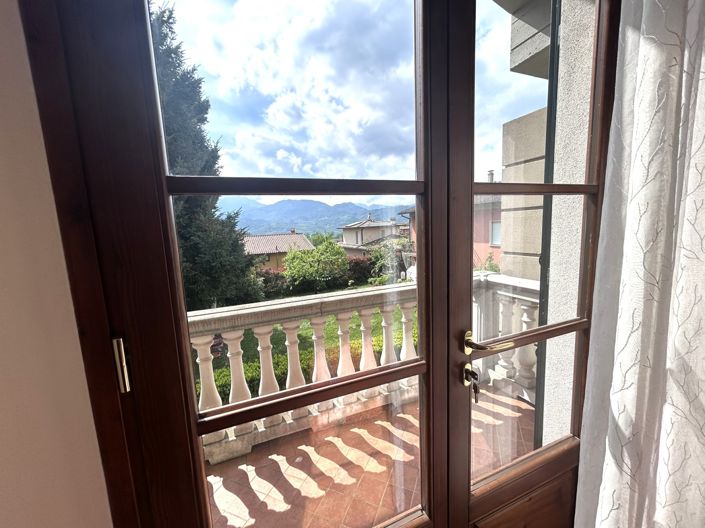 Image No.24-2 Bed Property for sale