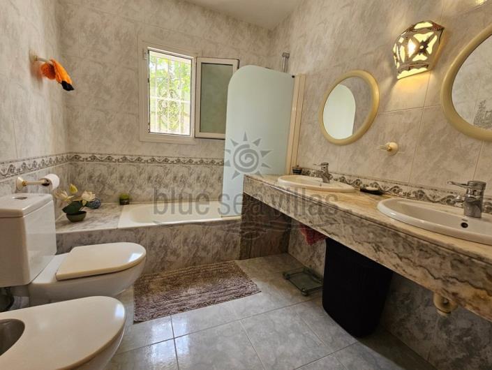 Image No.58-Villa / Détaché de 4 chambres à vendre