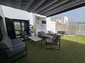 pool-bar-bbq-area-1550--2-
