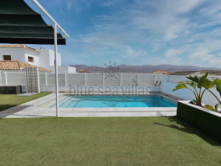 Image No.6-3 Bed Villa / Detached for sale