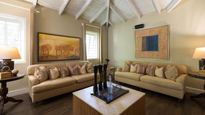 oriana-living-area-sofas