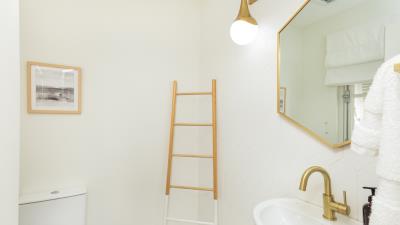 beach-happy-powder-room