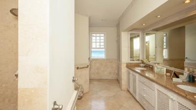 hibiscus-villa---cottage-master-bathroom