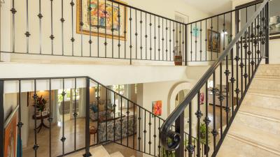 hibiscus-villa---cottage-stairs