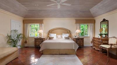 sle-highlands-house-st-james-master-bedroom-bed