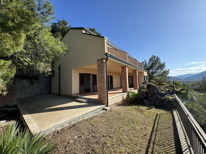 Image No.25-4 Bed Villa for sale