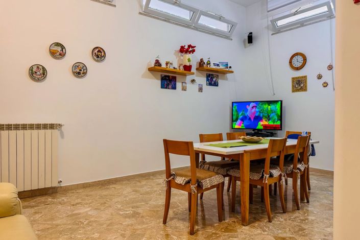Image No.19-2 Bed House for sale