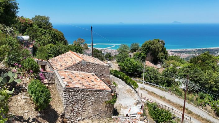 Image No.4-2 Bed House for sale