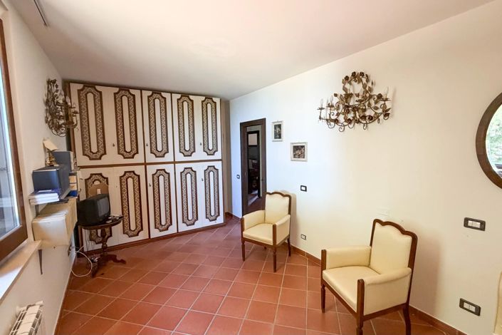 Image No.21-7 Bed Villa for sale