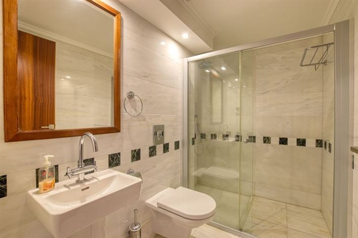 Image No.29-5 Bed Villa for sale
