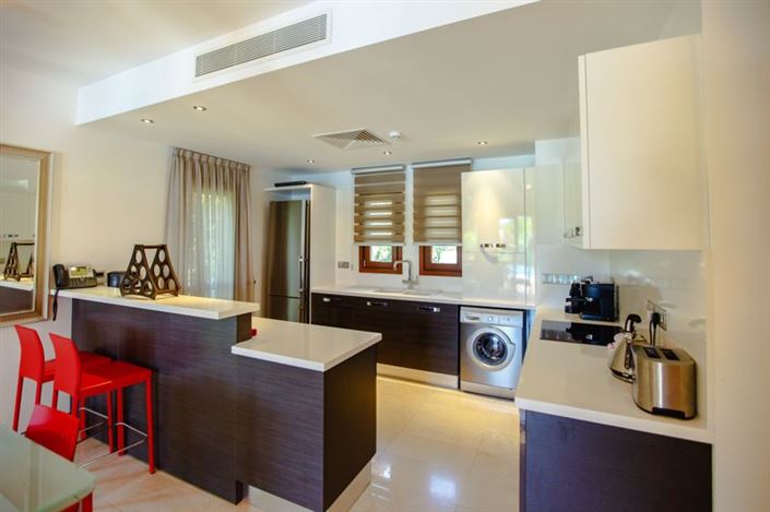 Image No.7-3 Bed Villa for sale