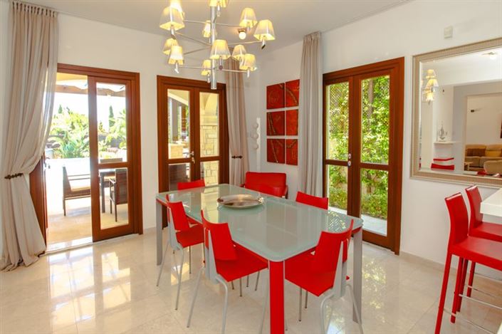 Image No.8-3 Bed Villa for sale