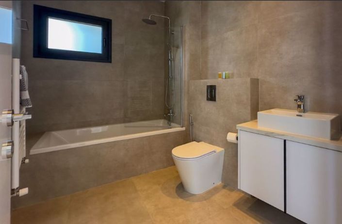 Image No.13-4 Bed Villa for sale