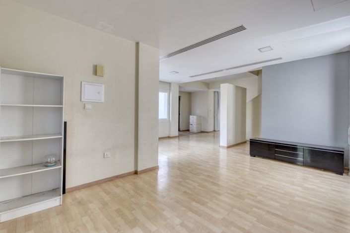 Image No.7-4 Bed Villa for sale